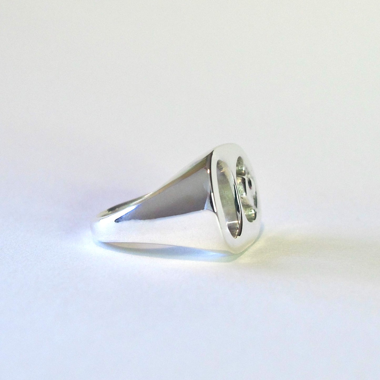 'Looking For A Kiss' Soda Tab Signet Ring