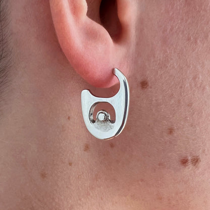 'Looking For A Kiss' Soda Tab Stud